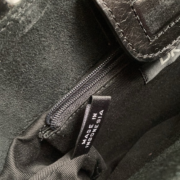 Vintage DKNY Black Suede Purse With Embossed Floral Handles - Picture 9 of 12